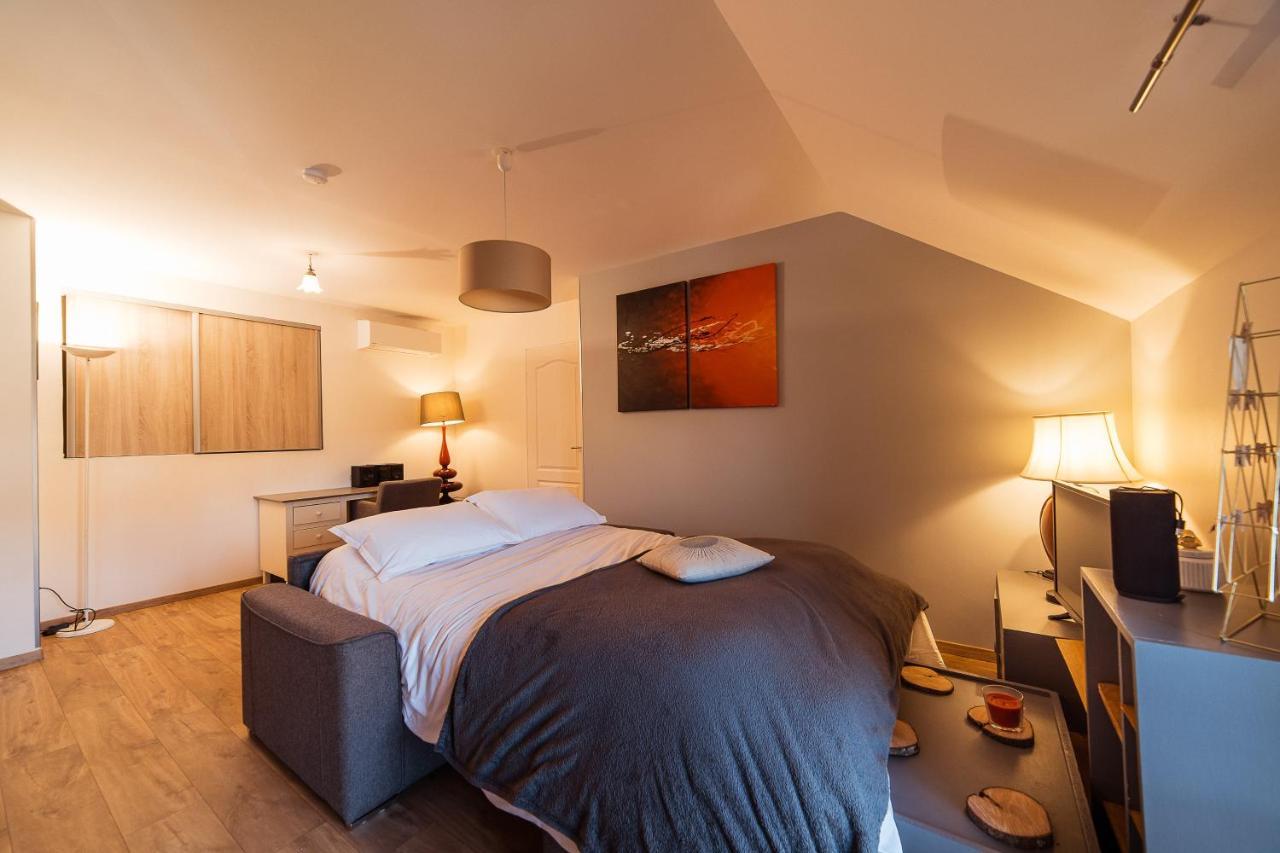 Maison Calme 14 Personnes, Piscine, Jardin Et Parking Buchères Exteriör bild